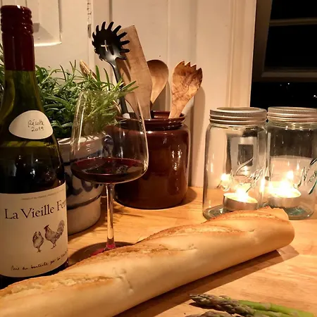 Дом отдыха Stavern With Sea Views Near The Ларвик