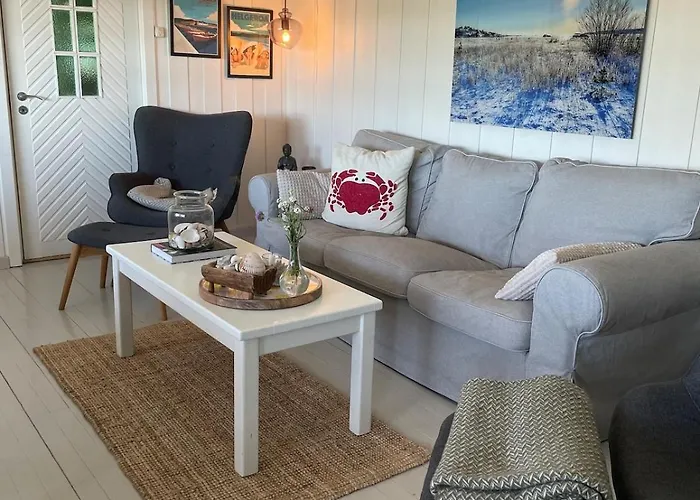 Feriehus Stavern With Sea Views Near The